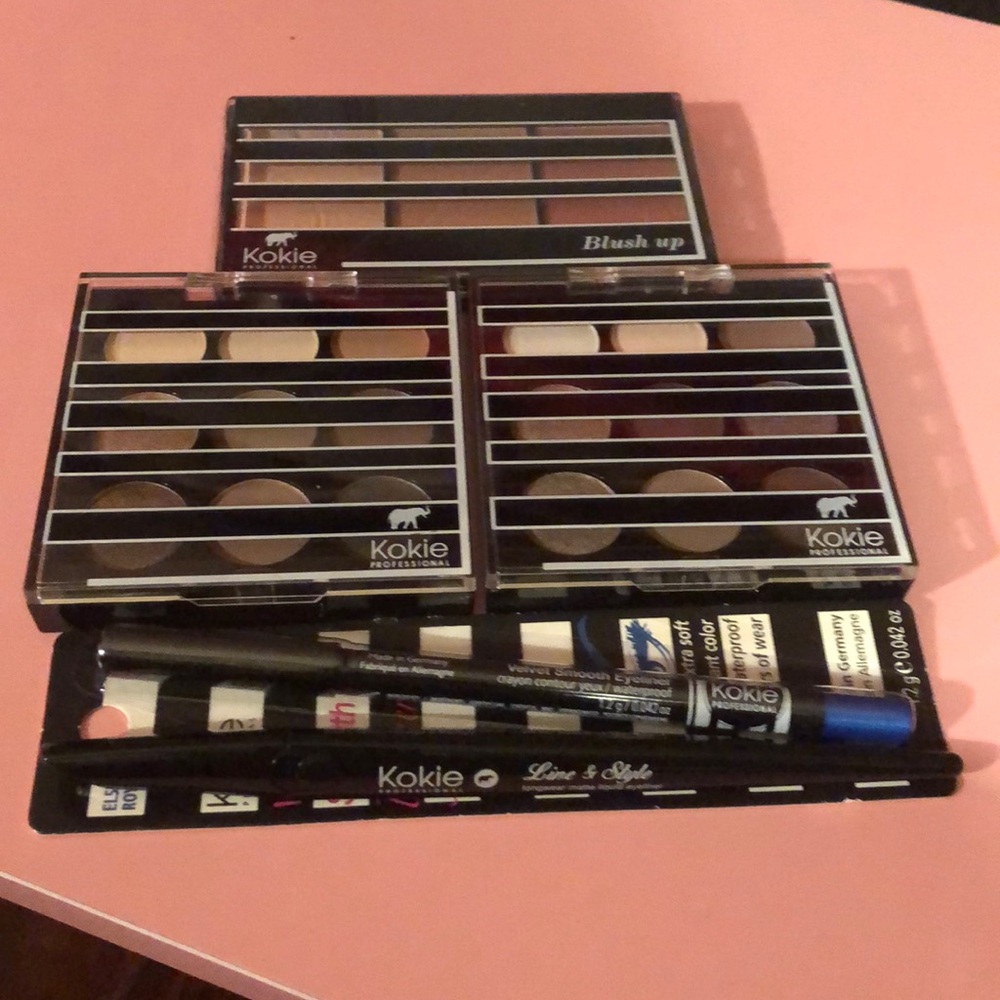 ....SOLD.....,5pc Kokie makeup set.